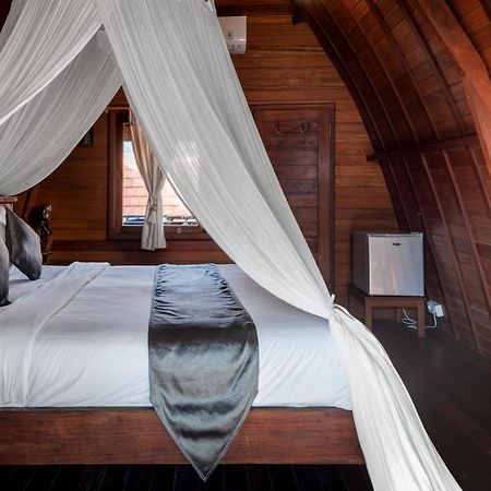Melasti Beach Bungalows Amed Екстериор снимка